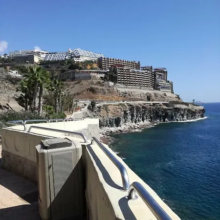 3 Minutes From Puerto Rico