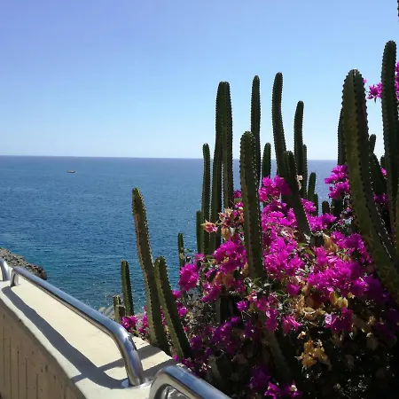 3 Minutes From Puerto Rico