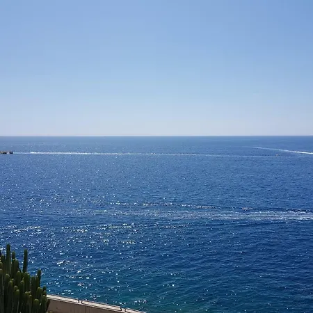 3 Minutes From Puerto Rico Mogan